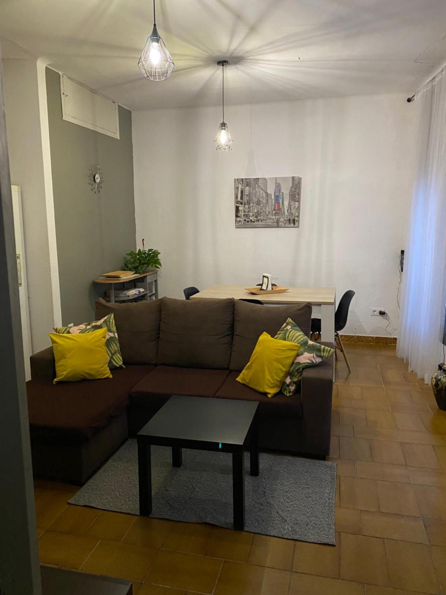 Apartamento Felicitat Figueres  Bagian luar foto