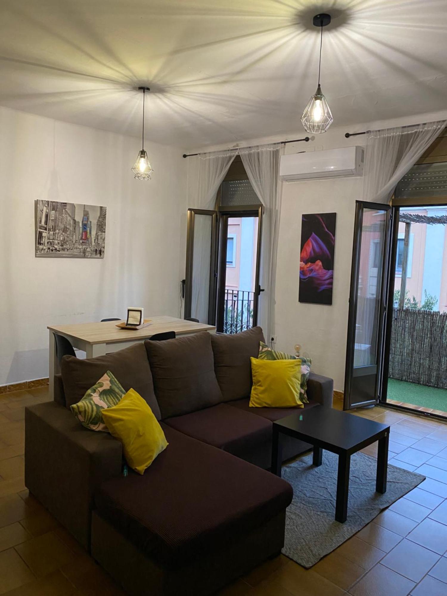 Apartamento Felicitat Figueres  Bagian luar foto